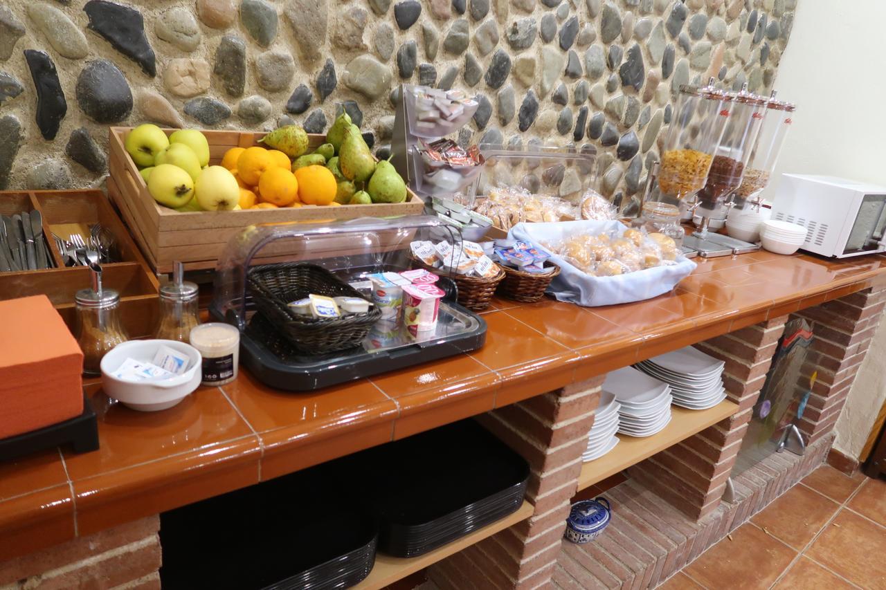 El Cami Hotel *